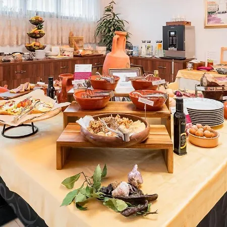 Отель Cvita Сплит